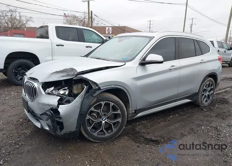 2020 BMW X1 xDrive28I z USA, uszkodzony, nr VIN WBXJG9C06L5P79527